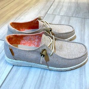 NWOT Hey Dude’s Wendy Shoes Size 9